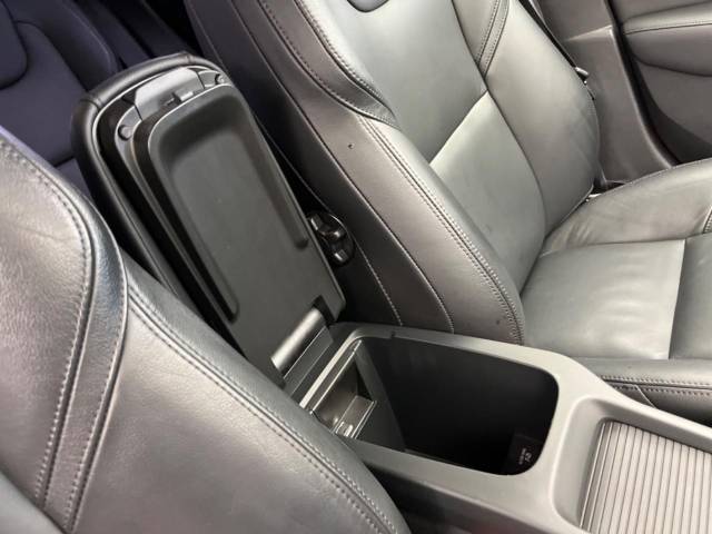 ボルボ Ｖ４０ Ｔ４ ＳＥ 4.3万Km (大阪府)[897]の中古車詳細