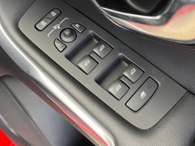 ボルボ Ｖ４０ Ｔ４ ＳＥ 4.3万Km (大阪府)[897]の中古車詳細