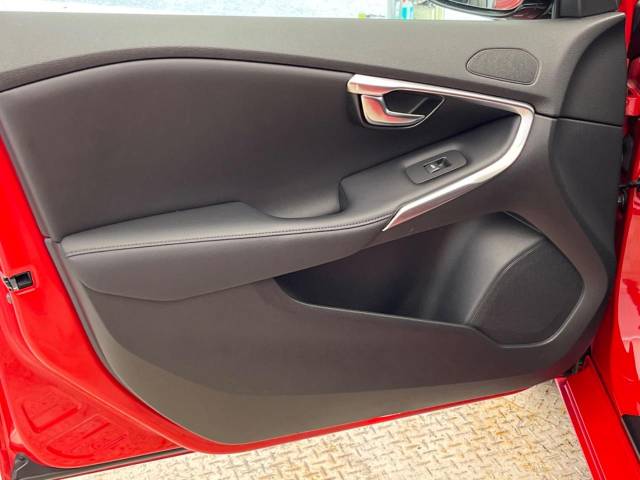 ボルボ Ｖ４０ Ｔ４ ＳＥ 4.3万Km (大阪府)[897]の中古車詳細