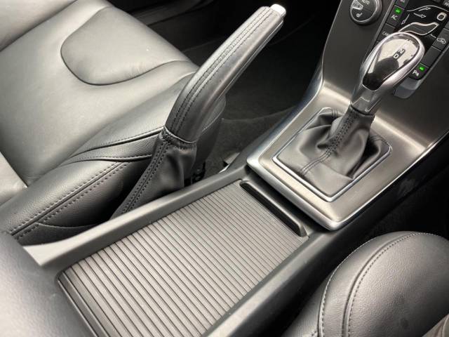 ボルボ Ｖ４０ Ｔ４ ＳＥ 4.3万Km (大阪府)[897]の中古車詳細