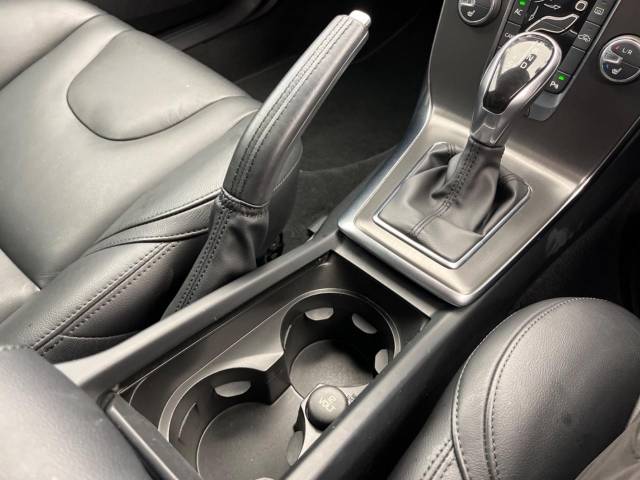 ボルボ Ｖ４０ Ｔ４ ＳＥ 4.3万Km (大阪府)[897]の中古車詳細