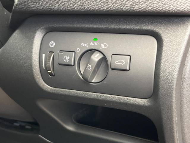 ボルボ Ｖ４０ Ｔ４ ＳＥ 4.3万Km (大阪府)[897]の中古車詳細