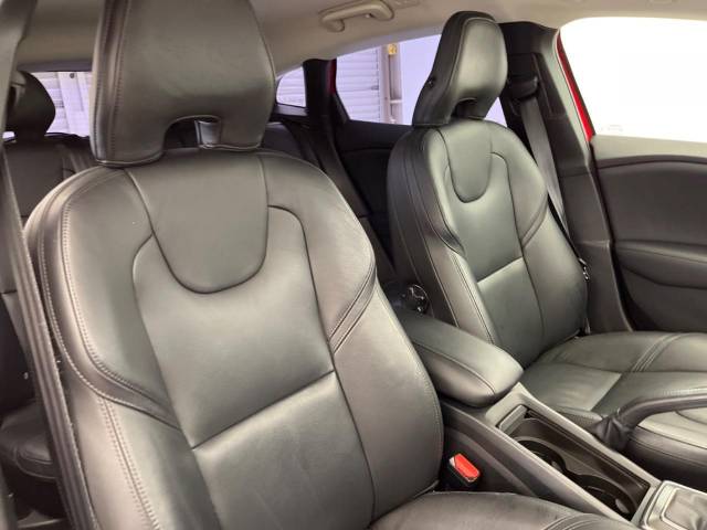 ボルボ Ｖ４０ Ｔ４ ＳＥ 4.3万Km (大阪府)[897]の中古車詳細