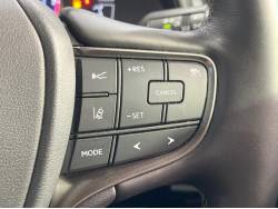 ＵＸ ＵＸ２５０ｈ バージョンＬの中古車画像