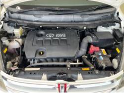 アイシス プラタナの中古車画像