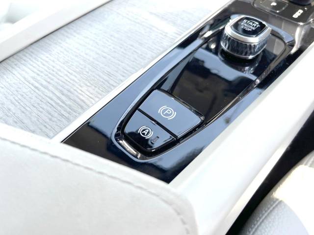 ボルボ ＸＣ６０ プラス Ｂ５ 2.7万Km (神奈川県)[553]の中古車詳細