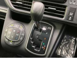 ヴォクシー Ｘ Ｃパッケージの中古車画像