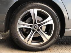 Ｅクラスステーションワゴン Ｅ２００ ４マチック ステーションワゴン アバンギャルドの中古車画像