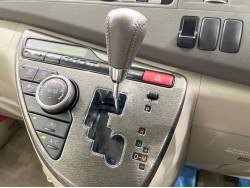 アイシス プラタナリミテッドの中古車画像