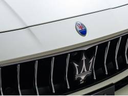 ギブリ グランルッソの中古車画像