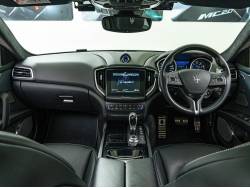 ギブリ グランルッソの中古車画像