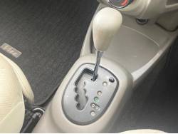 ヴィッツ Ｆの中古車画像