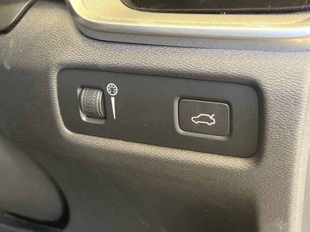 ボルボ Ｓ６０ Ｂ５ Ｒデザイン 0.9万Km (大阪府)[766]の中古車詳細