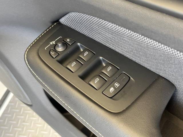 ボルボ Ｓ６０ Ｂ５ Ｒデザイン 0.9万Km (大阪府)[766]の中古車詳細