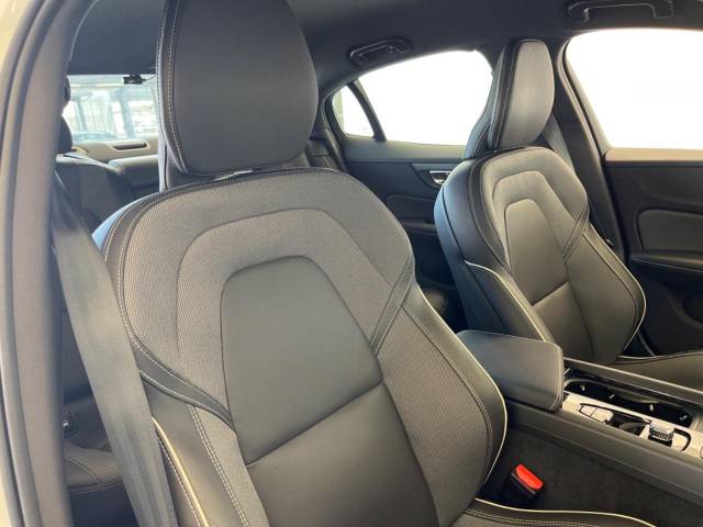 ボルボ Ｓ６０ Ｂ５ Ｒデザイン 0.9万Km (大阪府)[766]の中古車詳細