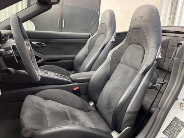 ポルシェ ９１１ ９１１カレラＧＴＳ カブリオレ 2.5万Km 1,604.9万円(埼玉県)[821]の中古車詳細