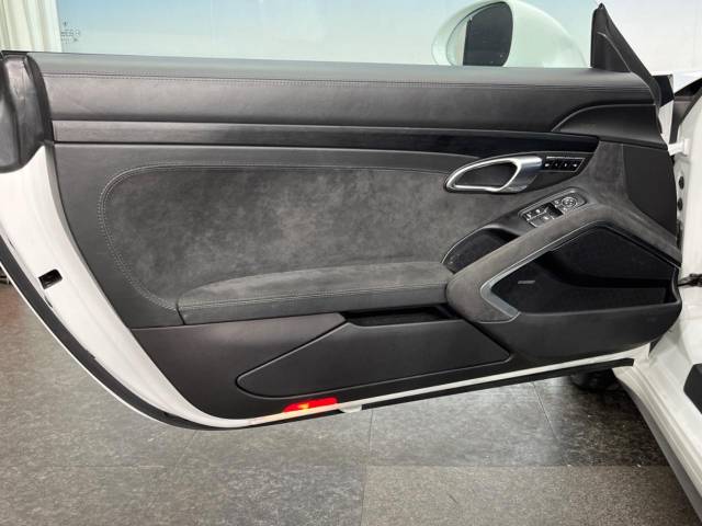 ポルシェ ９１１ ９１１カレラＧＴＳ カブリオレ 2.5万Km 1,604.9万円(埼玉県)[821]の中古車詳細