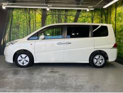 ステップワゴン G Lパッケージ（ホンダ）[4AT]のカタログ詳細情報