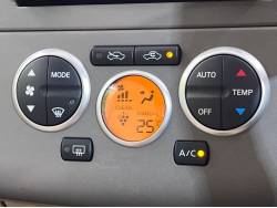 ティーダ １５Ｍ プレミアムインテリアの中古車画像