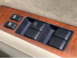 ティーダ １５Ｍ プレミアムインテリアの中古車画像