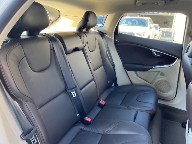 ボルボ Ｖ４０ Ｔ４ ＳＥ 3.2万Km (神奈川県)[778]の中古車詳細