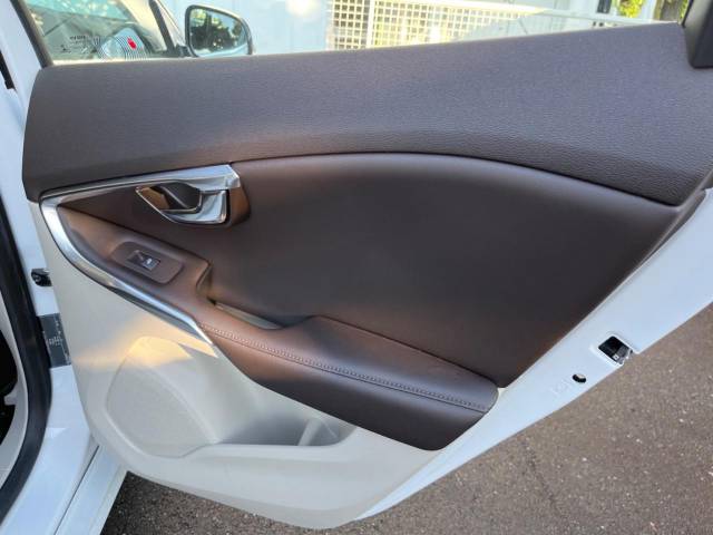 ボルボ Ｖ４０ Ｔ４ ＳＥ 3.2万Km (神奈川県)[778]の中古車詳細