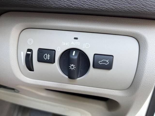 ボルボ Ｖ４０ Ｔ４ ＳＥ 3.2万Km (神奈川県)[778]の中古車詳細