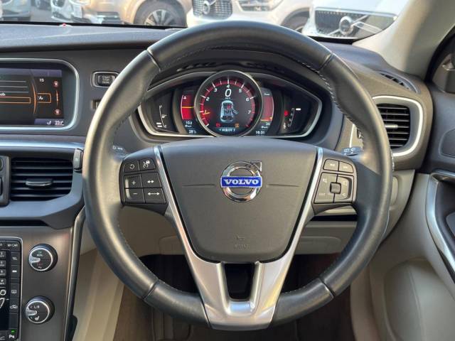 ボルボ Ｖ４０ Ｔ４ ＳＥ 3.2万Km (神奈川県)[778]の中古車詳細