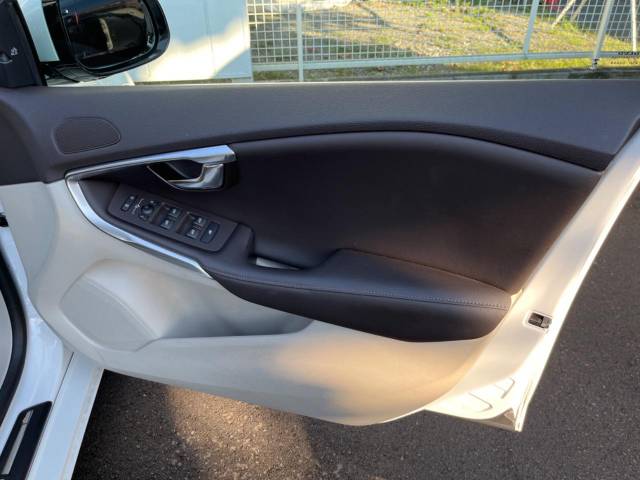 ボルボ Ｖ４０ Ｔ４ ＳＥ 3.2万Km (神奈川県)[778]の中古車詳細