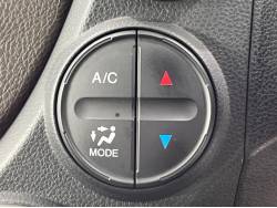 フィットシャトル １５Ｘの中古車画像