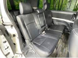 アイシス プラタナ Ｖセレクション・ホワイトインテリアパッケージの中古車画像