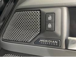 ディフェンダー １１０Ｘ Ｄ３００ エアサスペンション装着車の中古車画像