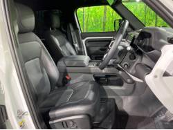 ディフェンダー １１０Ｘ－ダイナミックＨＳＥ Ｄ３００ コイルサスペンション装着車の中古車画像