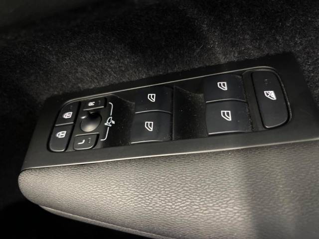 ボルボ ＸＣ４０ Ｂ４ ＡＷＤ インスクリプション 3.9万Km (大阪府)[876]の中古車詳細