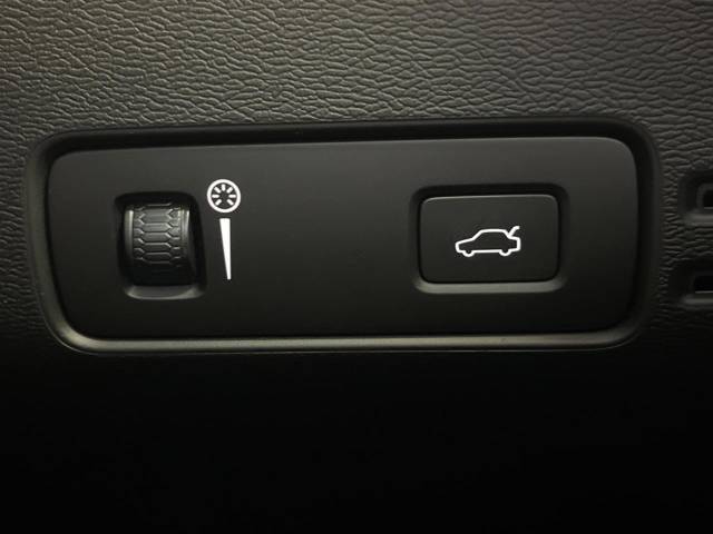 ボルボ ＸＣ４０ Ｂ４ ＡＷＤ インスクリプション 3.9万Km (大阪府)[876]の中古車詳細