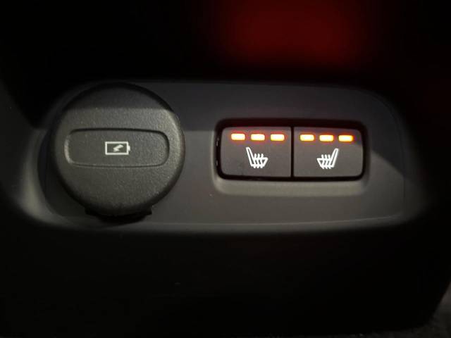 ボルボ ＸＣ４０ Ｂ４ ＡＷＤ インスクリプション 3.9万Km (大阪府)[876]の中古車詳細