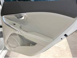 Ｖ４０ Ｔ４の中古車画像