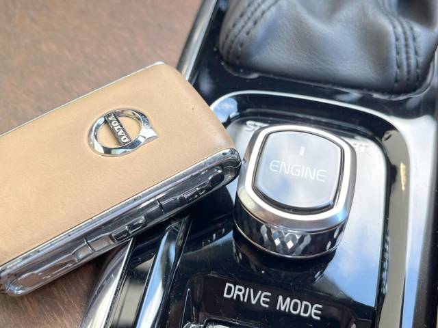 ボルボ Ｓ９０ Ｔ６ ＡＷＤ インスクリプション 1.8万Km (神奈川県)[723]の中古車詳細