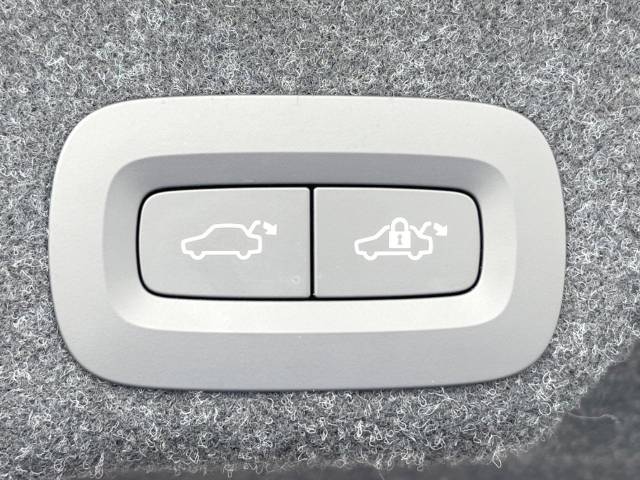 ボルボ Ｓ９０ Ｔ６ ＡＷＤ インスクリプション 1.8万Km (神奈川県)[723]の中古車詳細