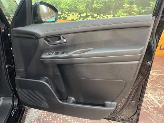 日産 セレナ ハイウェイスターＶ 2.6万Km 301.9万円(石川県)[365]の中古車詳細