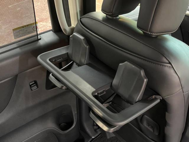 日産 セレナ ハイウェイスターＶ 2.6万Km 301.9万円(石川県)[365]の中古車詳細