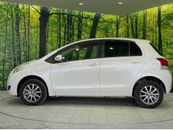 ヴィッツ ＦリミテッドⅡの中古車画像