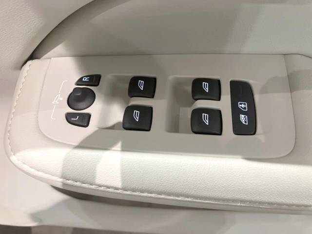 ボルボ Ｓ６０ アルティメット Ｂ４ 0.4万Km (神奈川県)[481]の中古車詳細