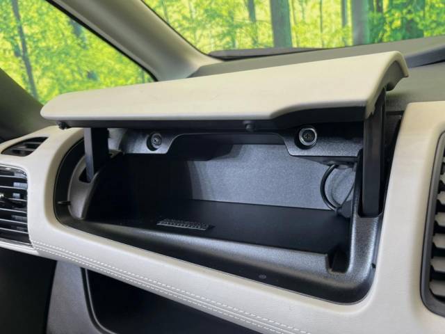 日産 セレナ ハイウェイスター Ｖセレクション 4.4万Km 192.9万円(三重県)[716]の中古車詳細