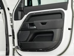 ディフェンダー １１０ベースグレード Ｐ３００ コイルサスペンション装着車の中古車画像