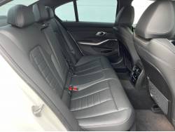 ３シリーズ ３３０ｉ Ｍスポーツの中古車画像