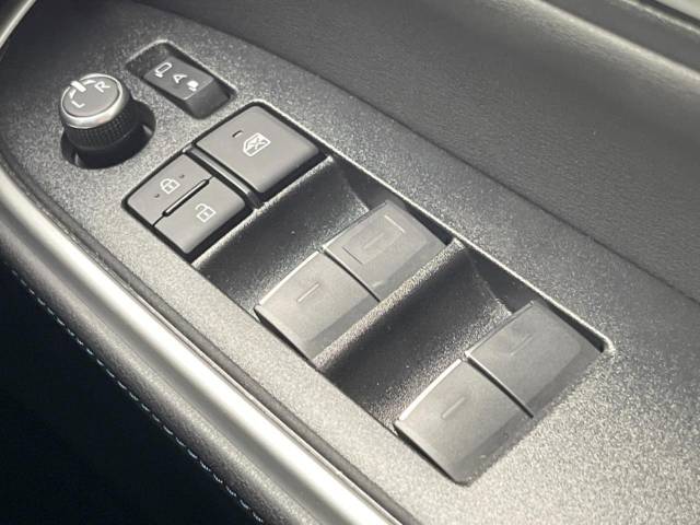 トヨタ ヴォクシー ハイブリッドＳ－Ｚ 3.4万Km 402.9万円(三重県)[765]の中古車詳細