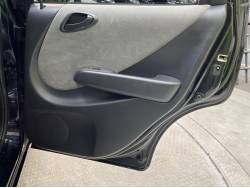 フィット ＨＩＤエディションの中古車画像