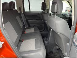 ジープ・パトリオット スポーツの中古車画像