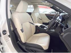 ＥＳ ＥＳ３００ｈの中古車画像